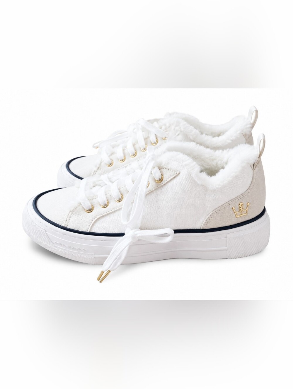 Oliver Thomas Women’s 9 White Faux Fur Sneakers Gold Accent Lace Up Casual Shoes